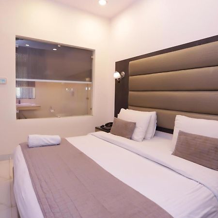 Hotel Pk Residency Noida Bagian luar foto