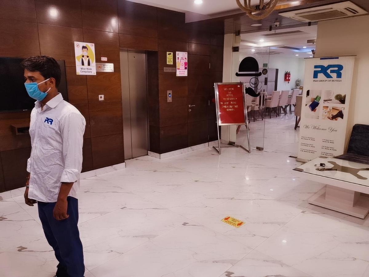 Hotel Pk Residency Noida Bagian luar foto