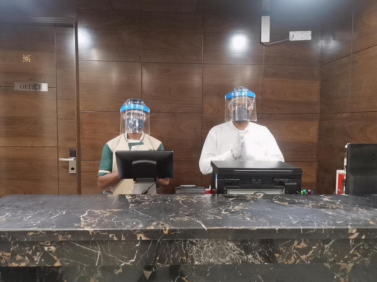 Hotel Pk Residency Noida Bagian luar foto