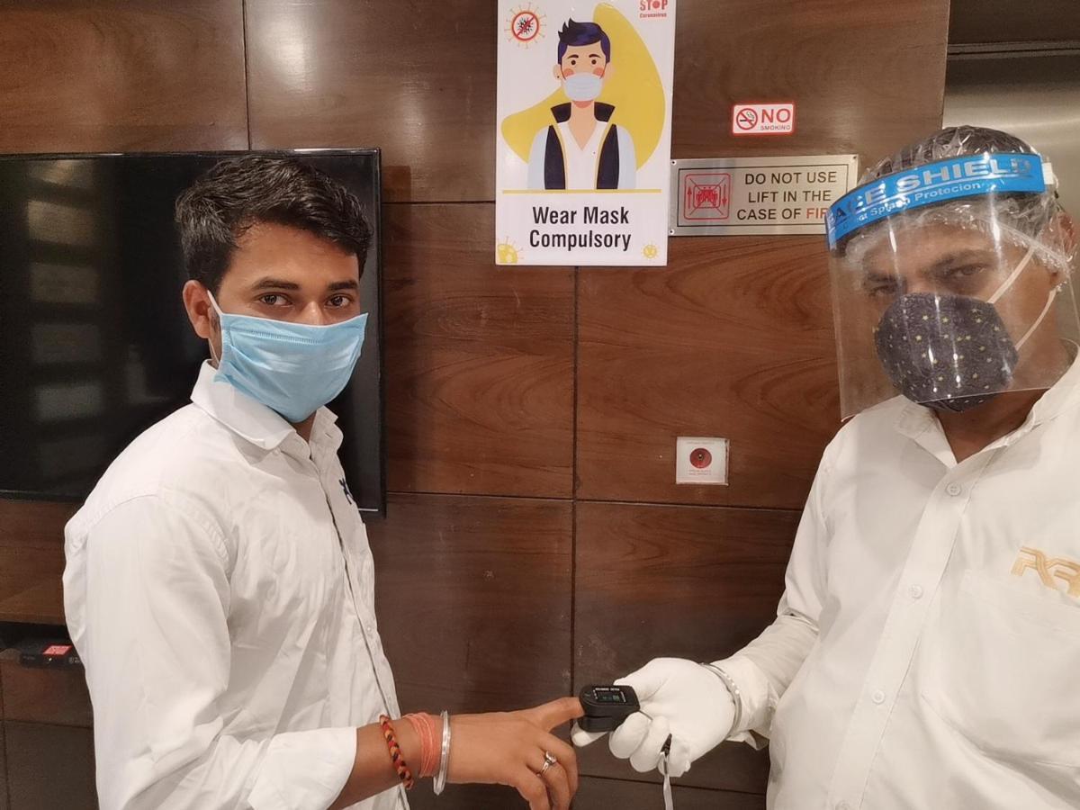 Hotel Pk Residency Noida Bagian luar foto