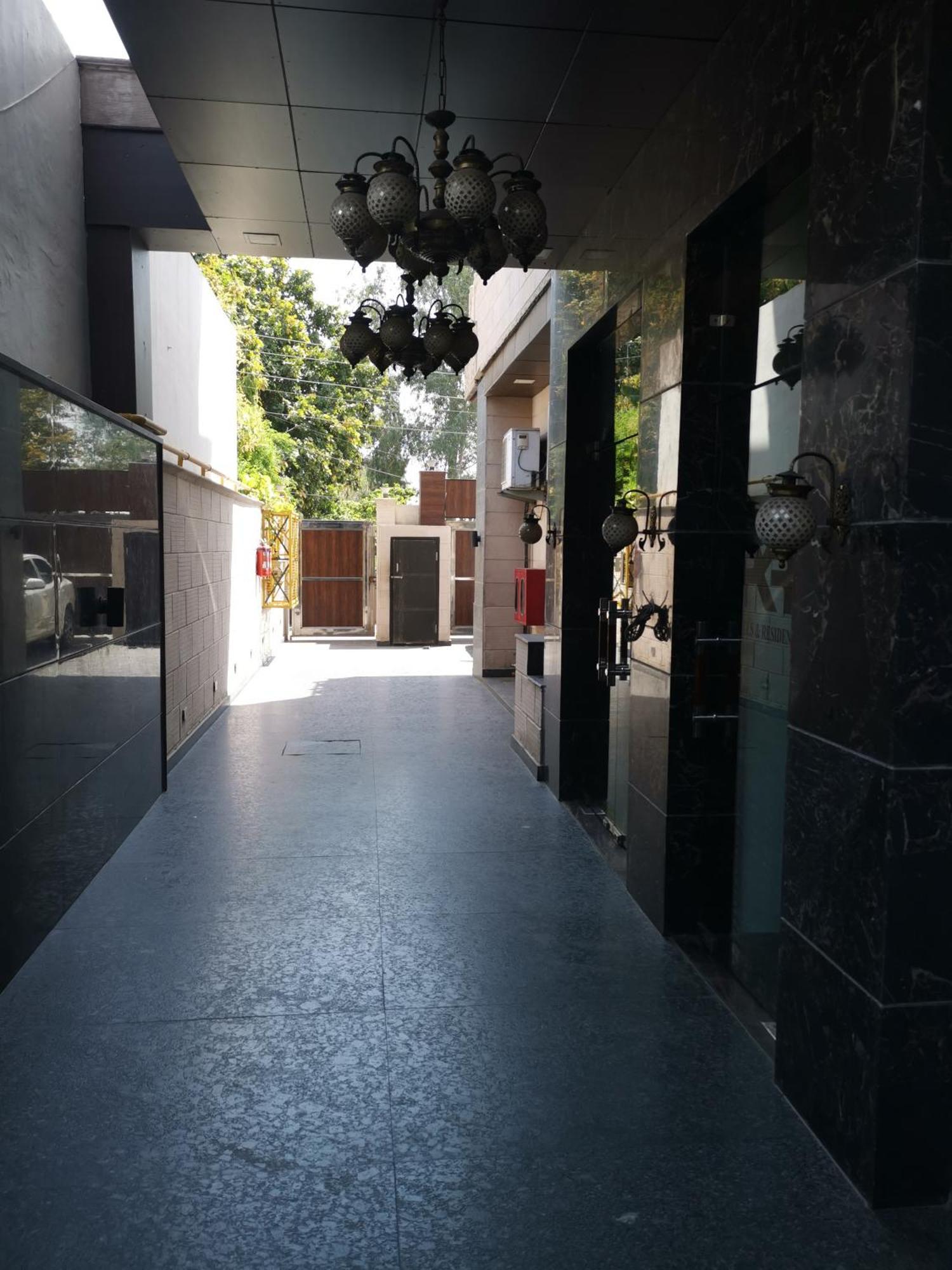 Hotel Pk Residency Noida Bagian luar foto