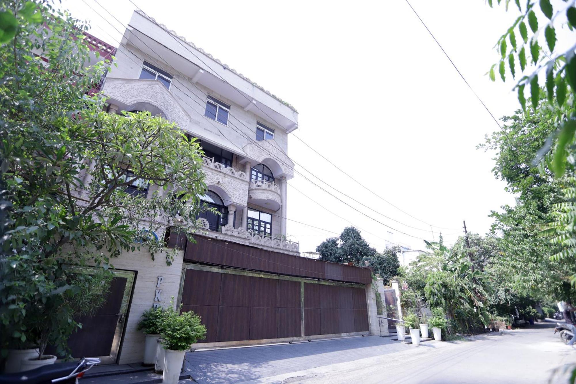 Hotel Pk Residency Noida Bagian luar foto