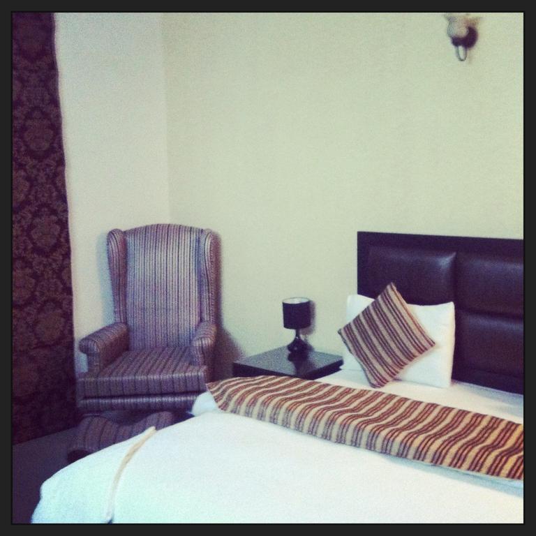 Hotel Pk Residency Noida Ruang foto