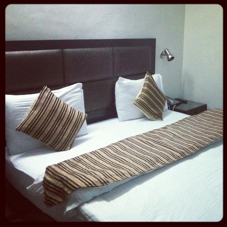 Hotel Pk Residency Noida Ruang foto