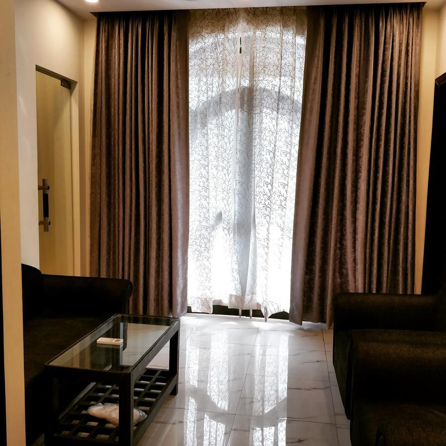 Hotel Pk Residency Noida Bagian luar foto