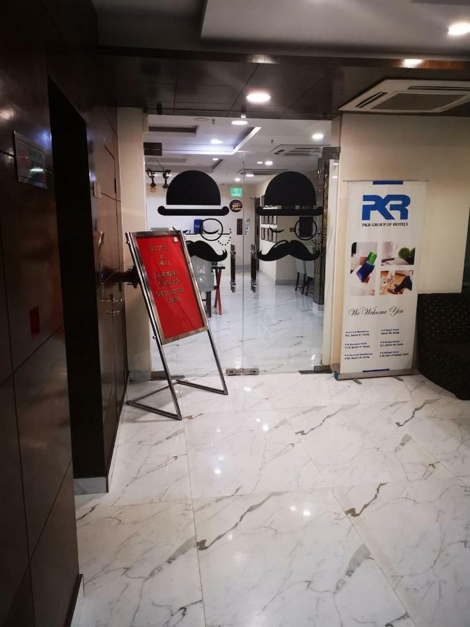 Hotel Pk Residency Noida Bagian luar foto