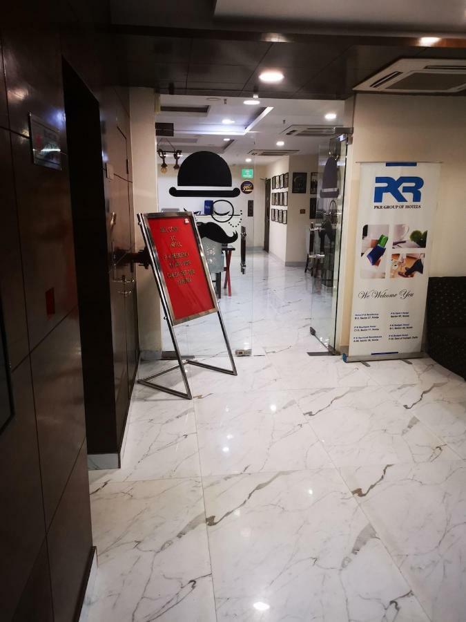 Hotel Pk Residency Noida Bagian luar foto