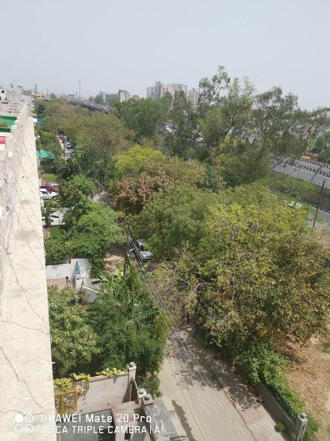 Hotel Pk Residency Noida Bagian luar foto